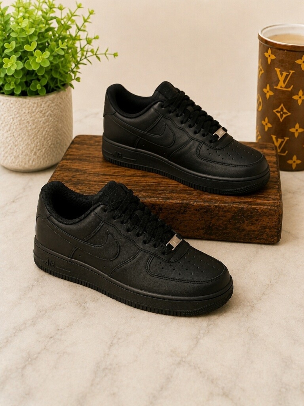 Nike Air Force 1 Low-Top Sneakers - Black